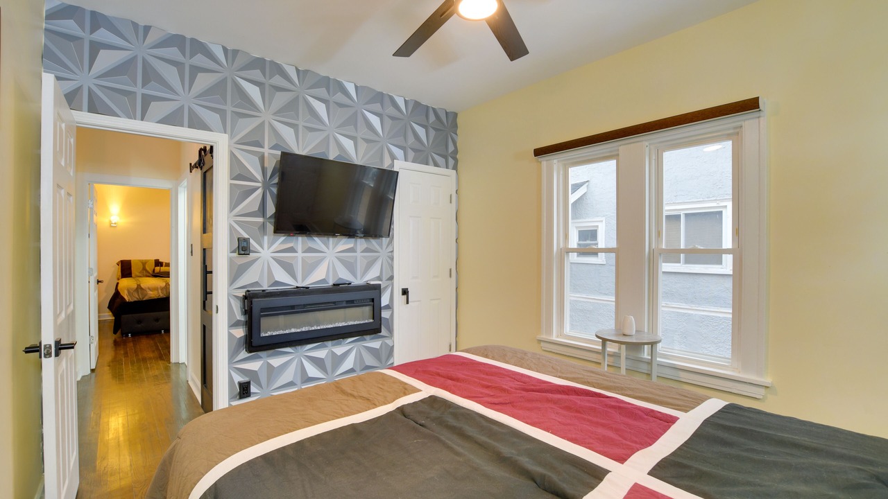 Photo of Bedroom in Maywood