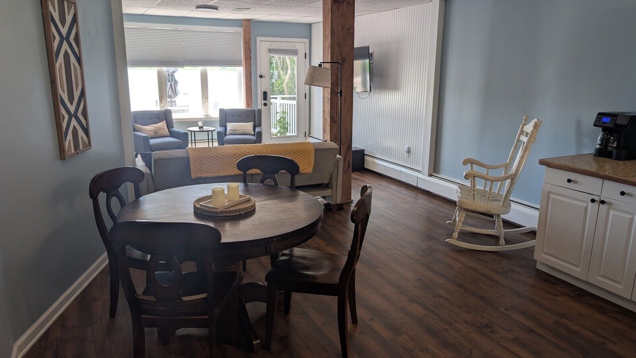 Photo of Livingroom in Montague