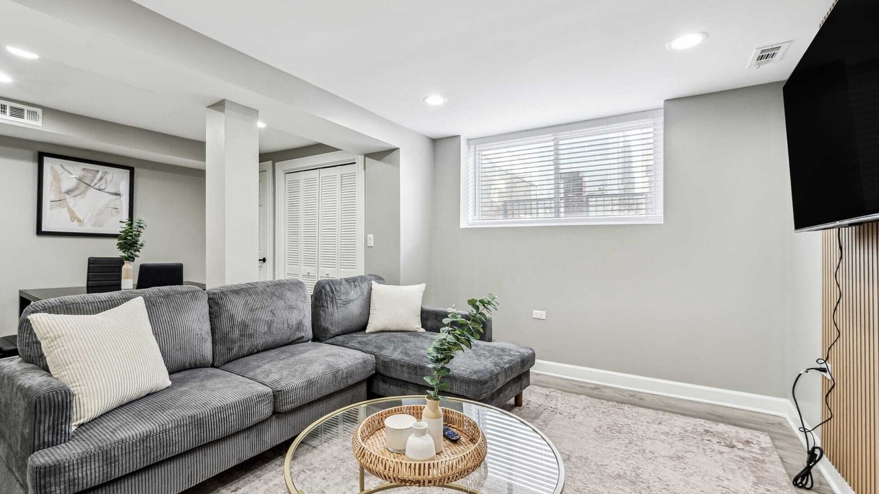 Photo of Livingroom in Lincoln Park