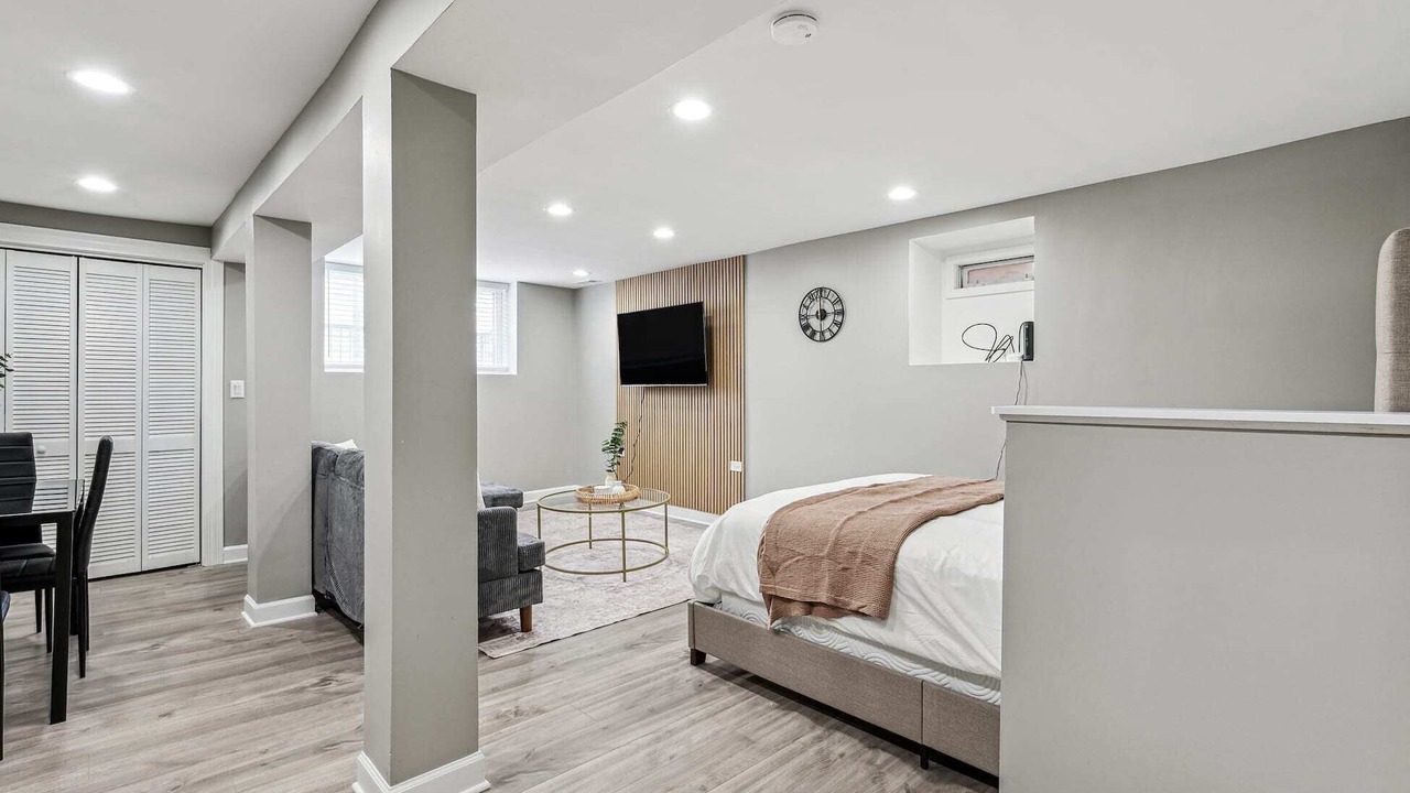 Photo of Bedroom in Lincoln Park