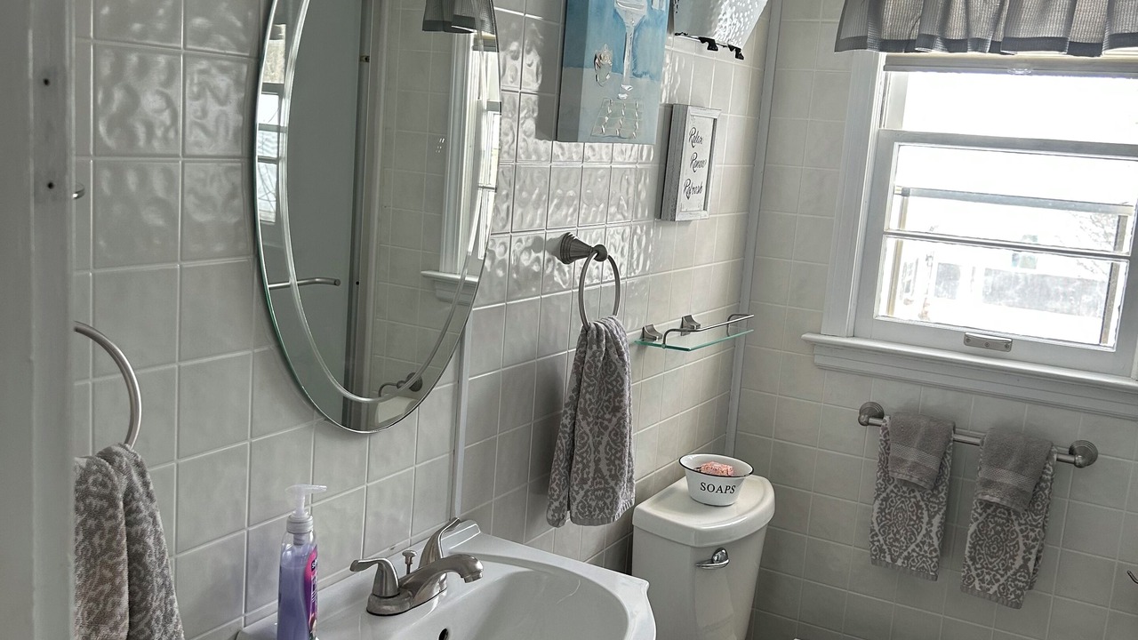 Photo of Bathroom in Olivet