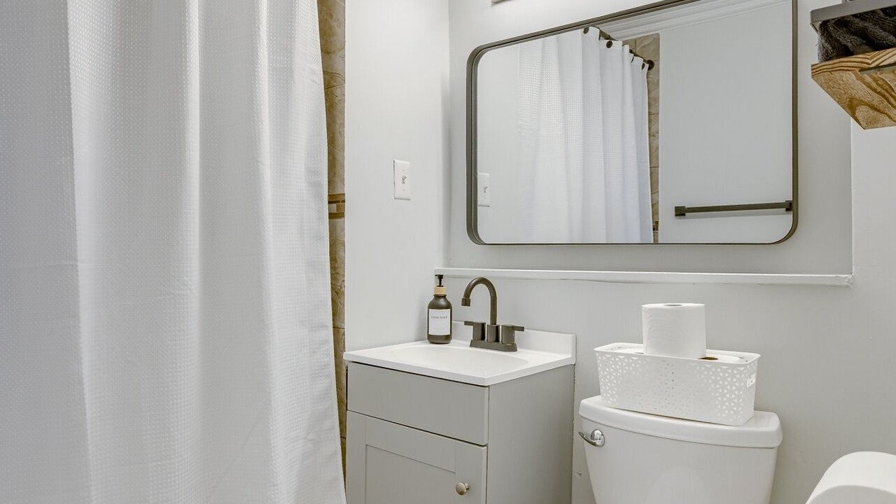 Photo of Bathroom in Midtown