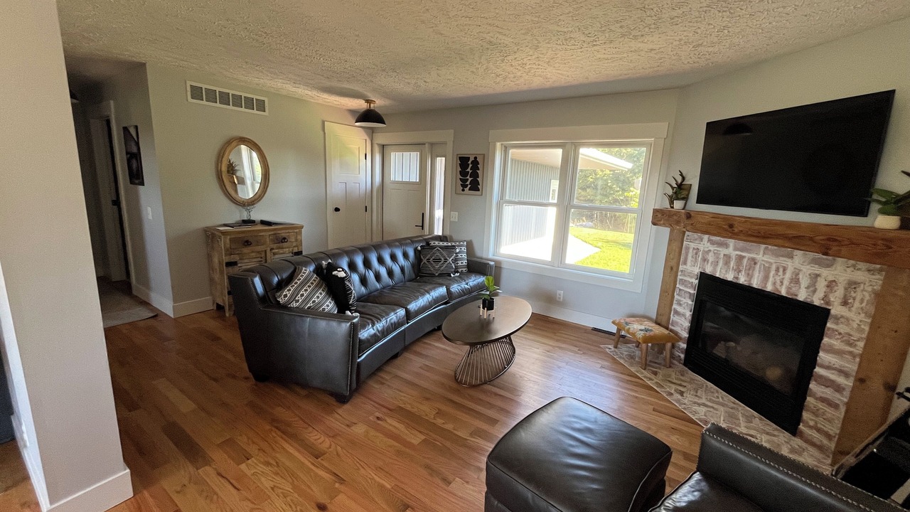 Photo of Livingroom in Suttons Bay
