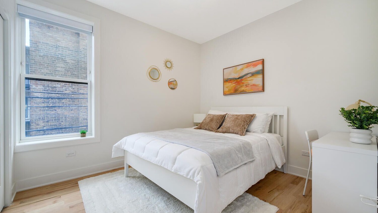 Photo of Bedroom in Lakeview