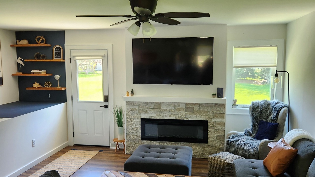 Photo of Livingroom in Random Lake