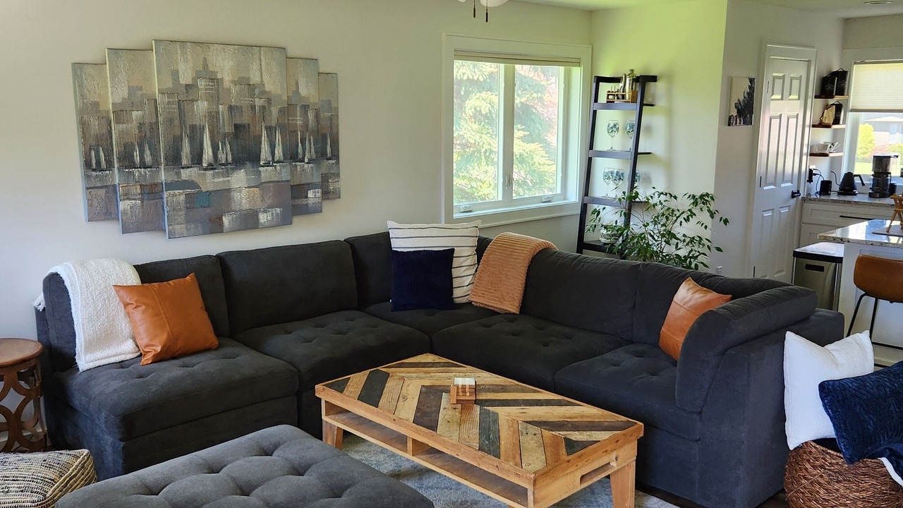 Photo of Livingroom in Random Lake