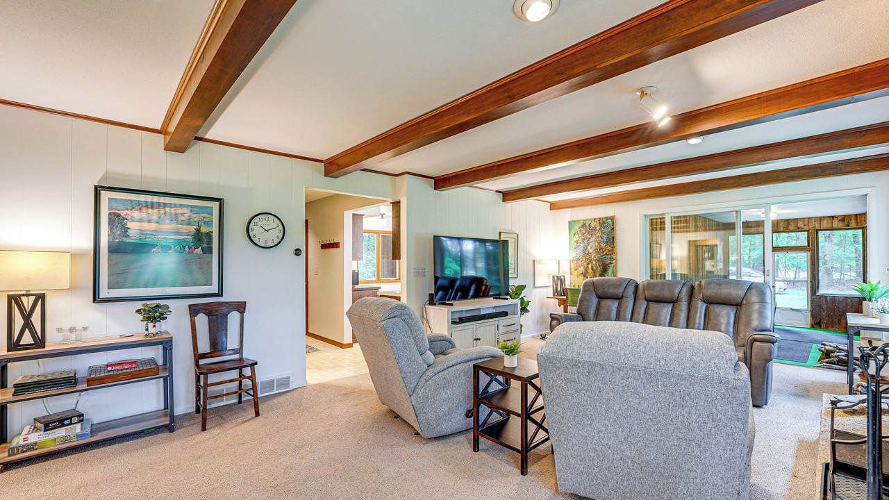Photo of Livingroom in Whitehall