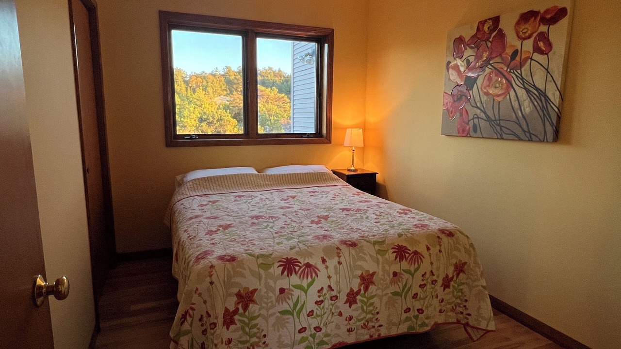 Photo of Bedroom in Northport