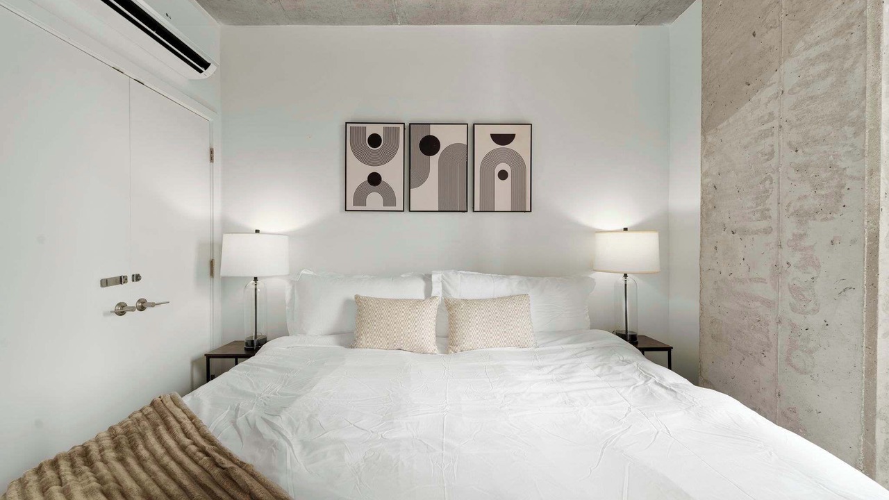 Photo of Bedroom in River North