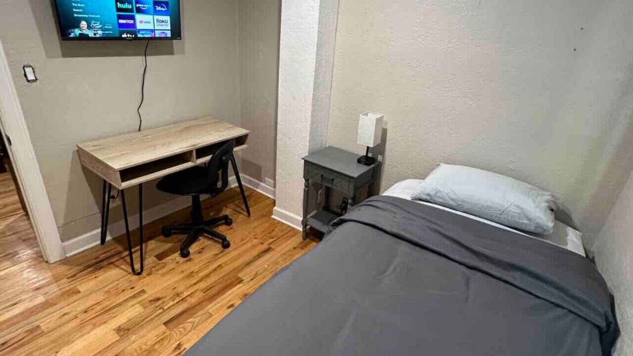 Photo of Bedroom in North Chicago
