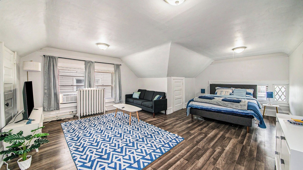 Photo of Bedroom in Midtown