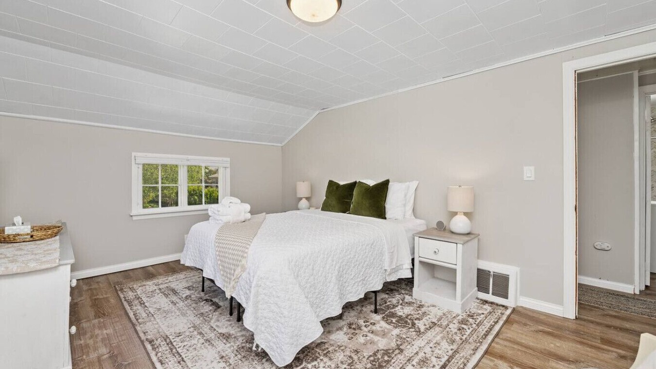 Photo of Bedroom in Lake Geneva