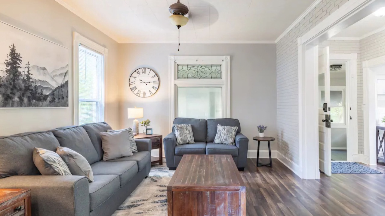 Photo of Livingroom in Davenport