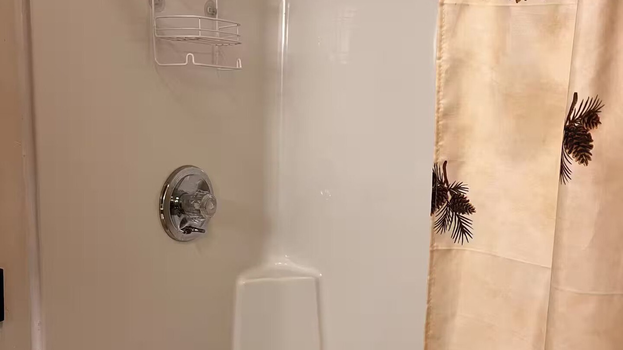 Photo of Bathroom in Suring