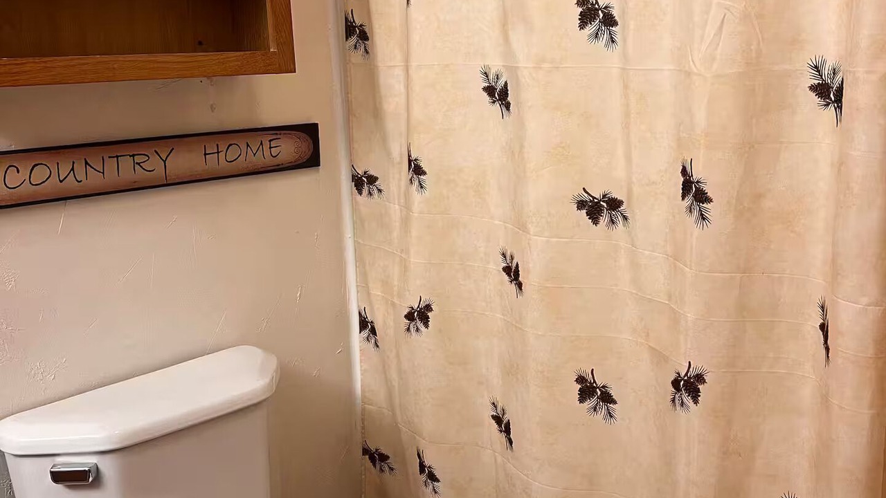 Photo of Bathroom in Suring