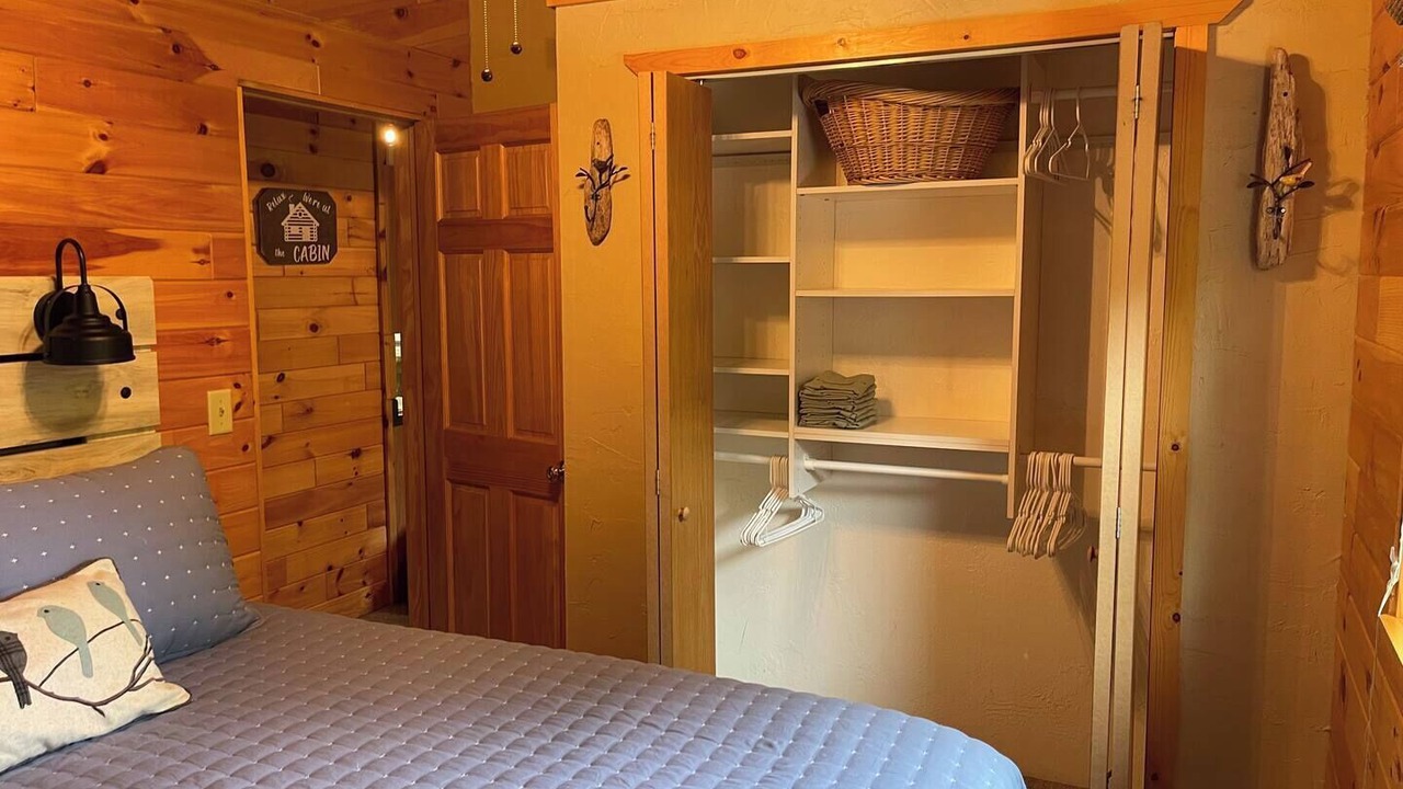 Photo of Bedroom in Suring
