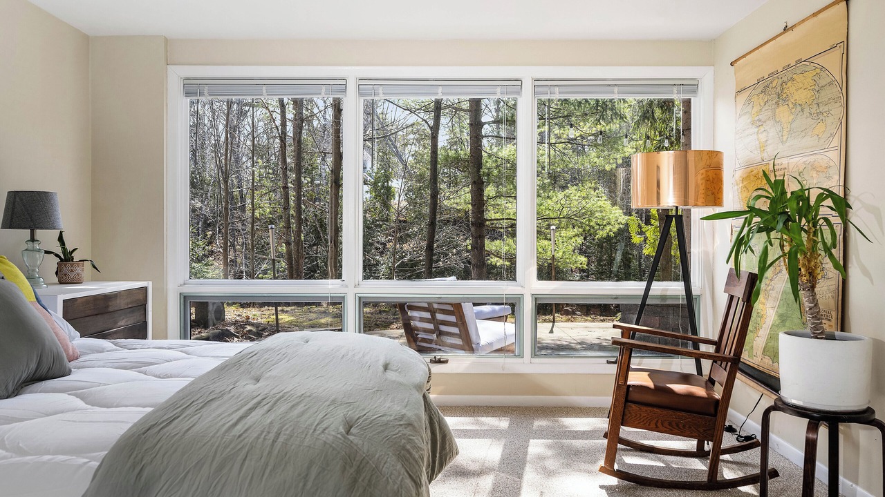 Photo of Bedroom in Northport