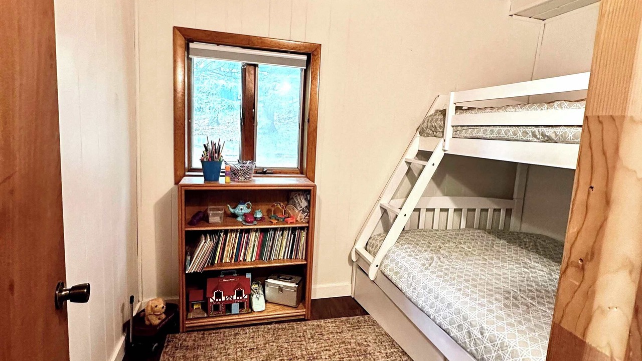 Photo of Bedroom in Hamburg Township