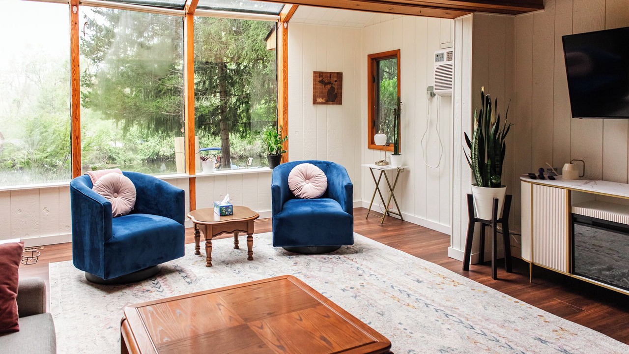 Photo of Livingroom in Hamburg Township