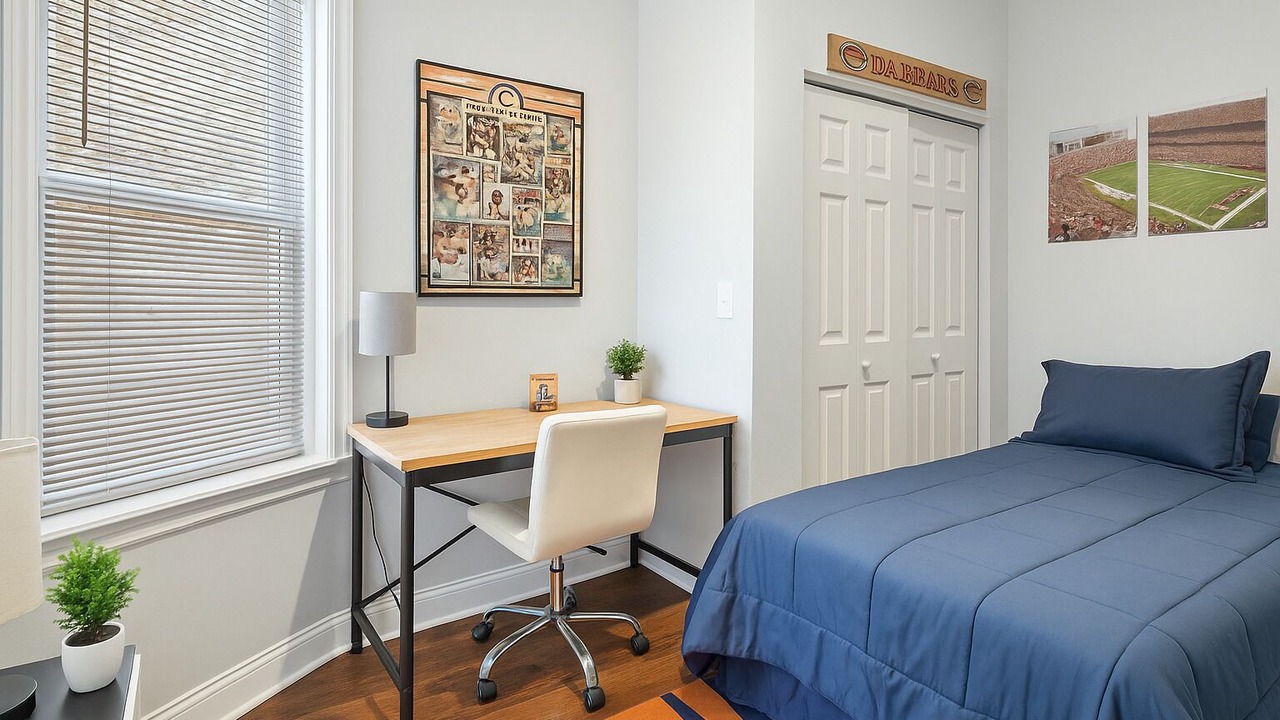Photo of Bedroom in Lakeview