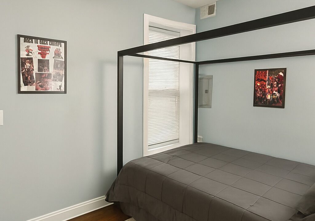 Photo of Bedroom in Lakeview