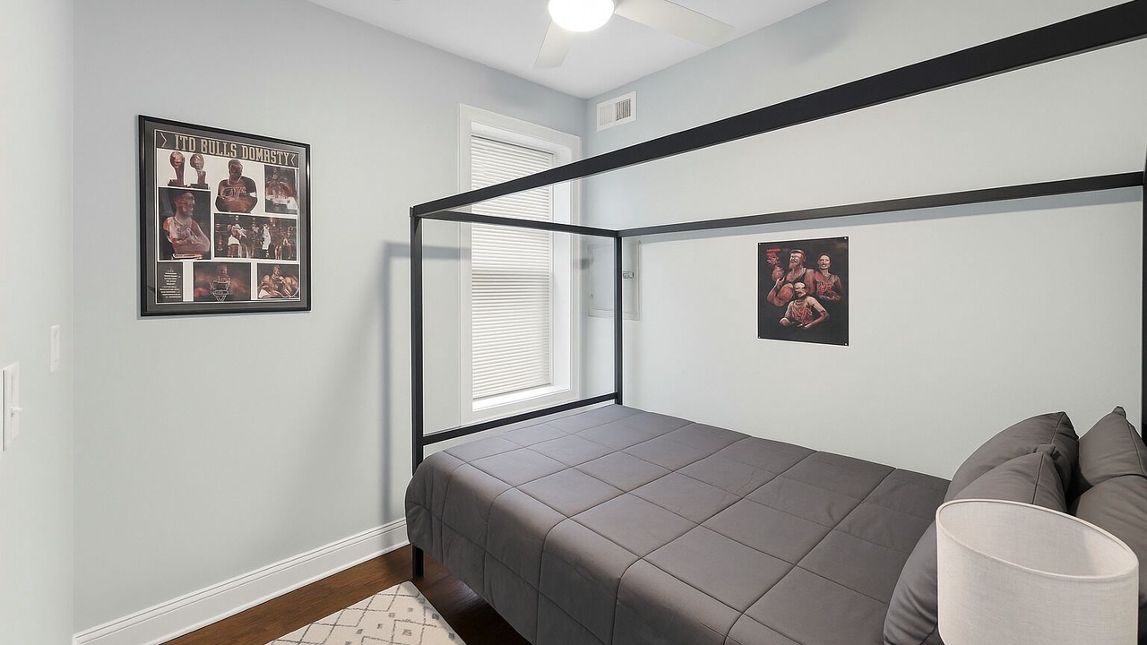 Photo of Bedroom in Lakeview