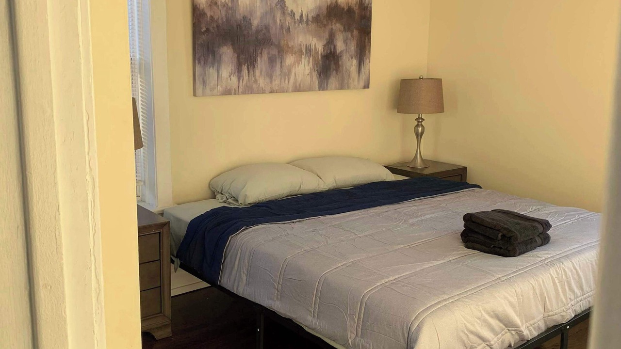 Photo of Bedroom in Edgewater Beach
