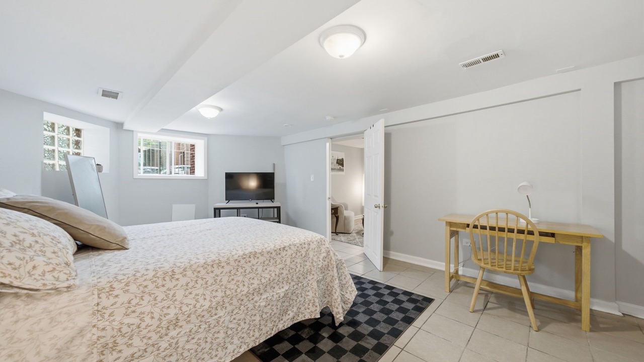 Photo of Bedroom in Woodlawn