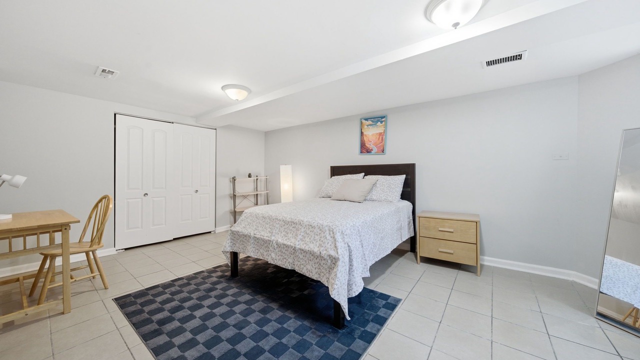 Photo of Bedroom in Woodlawn