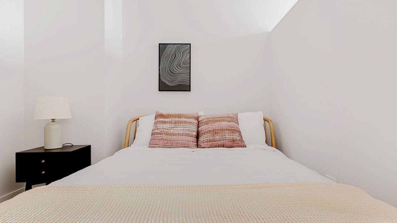 Photo of Bedroom in Greektown