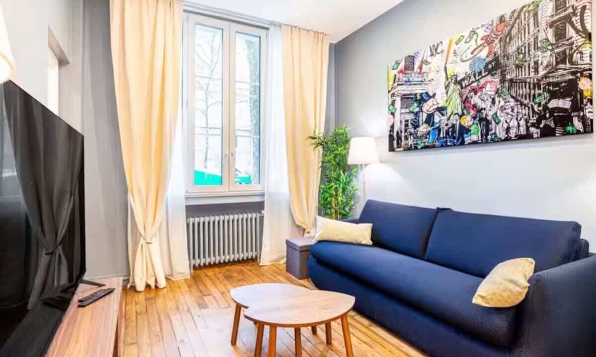 Photo of Livingroom in Combat