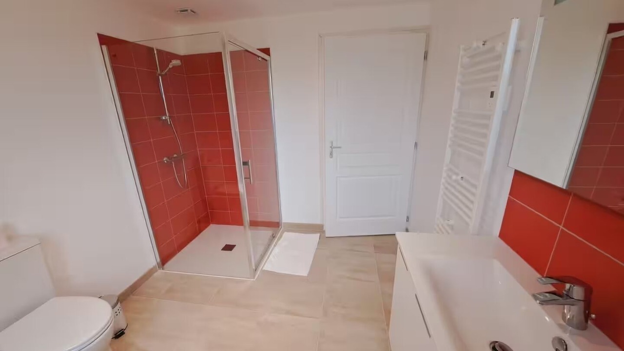 Photo of Bathroom in Saint-Romain-sur-Cher