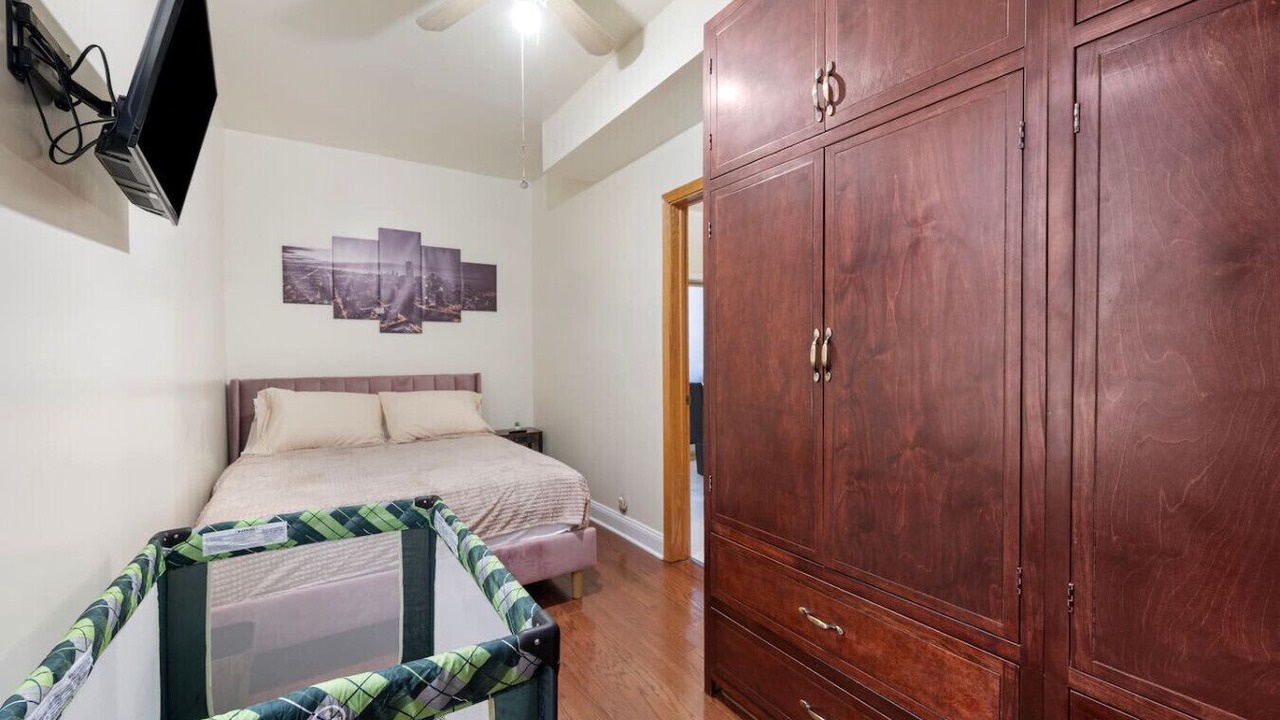 Photo of Bedroom in Lakeview