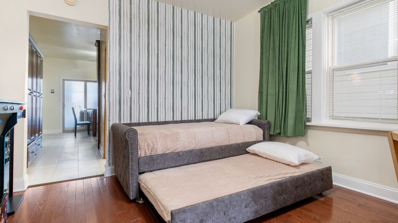 Photo of Bedroom in Lakeview