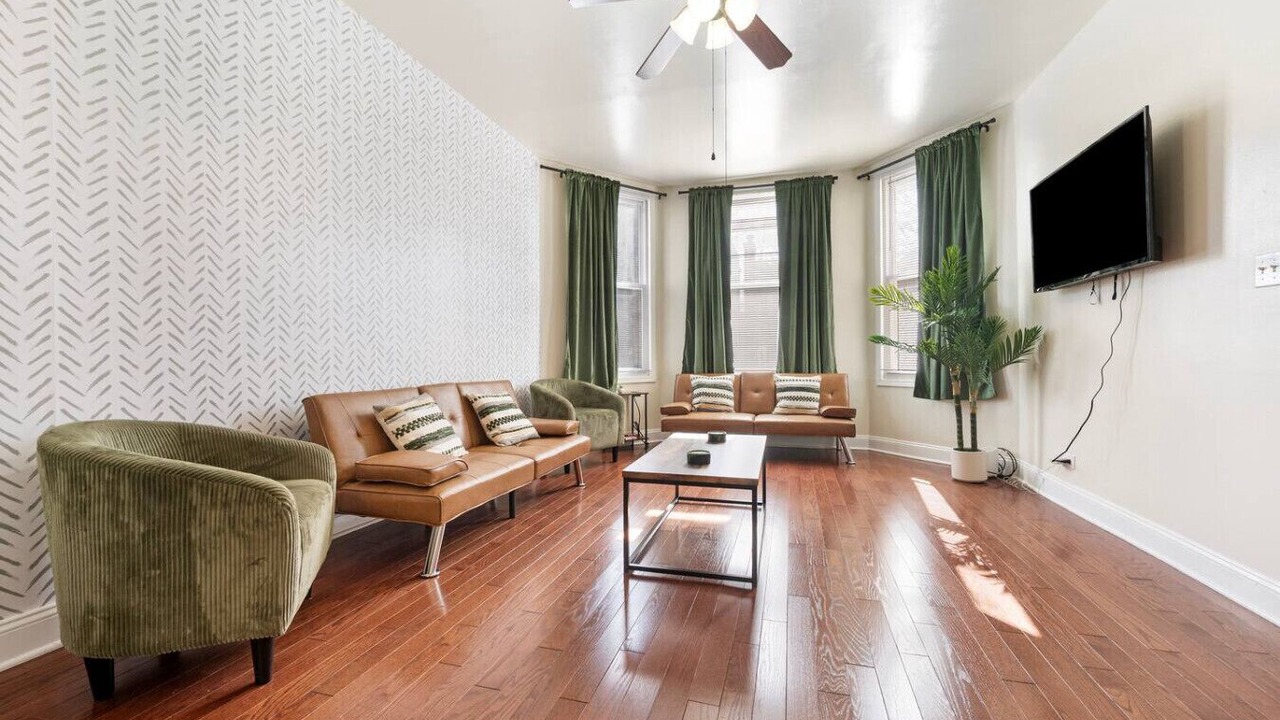 Photo of Livingroom in Lakeview