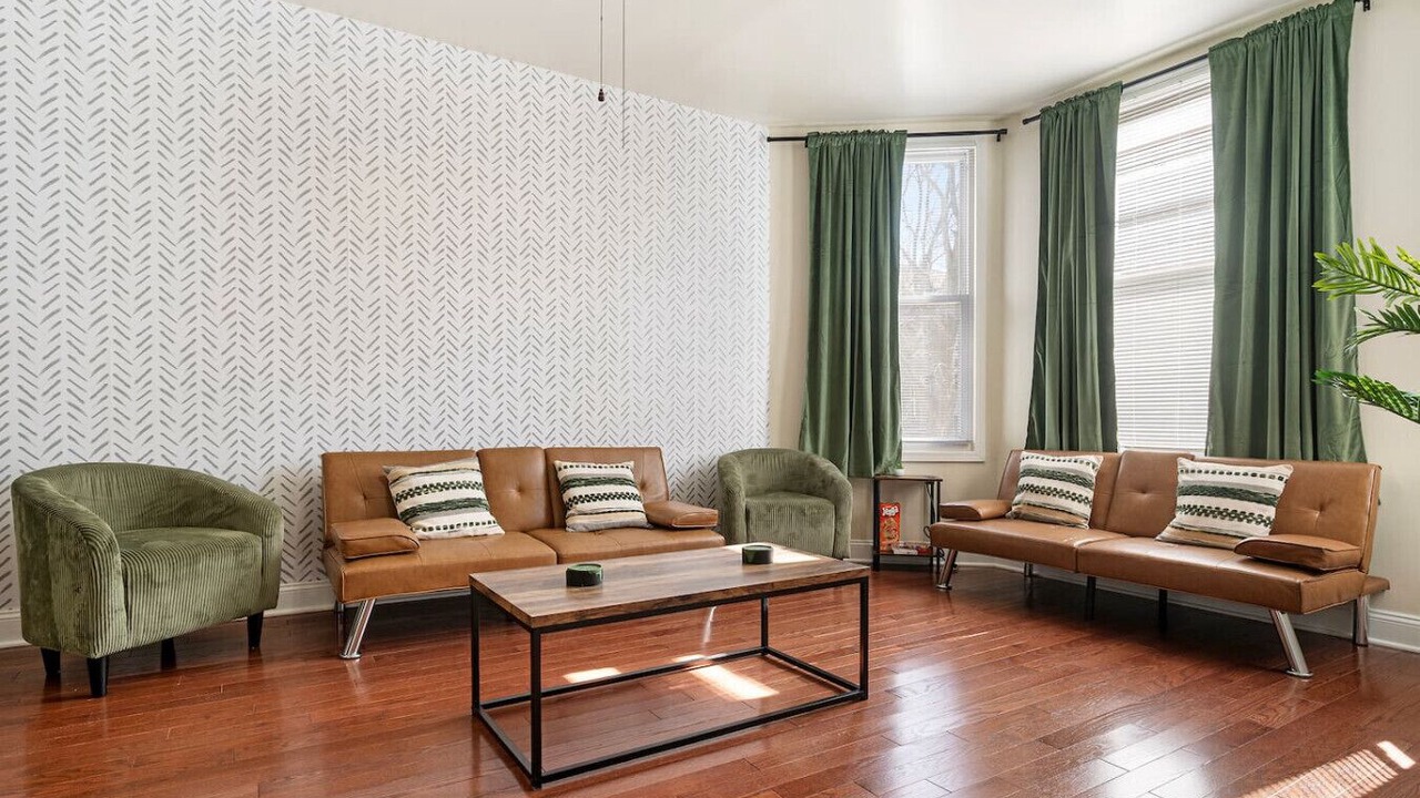 Photo of Livingroom in Lakeview