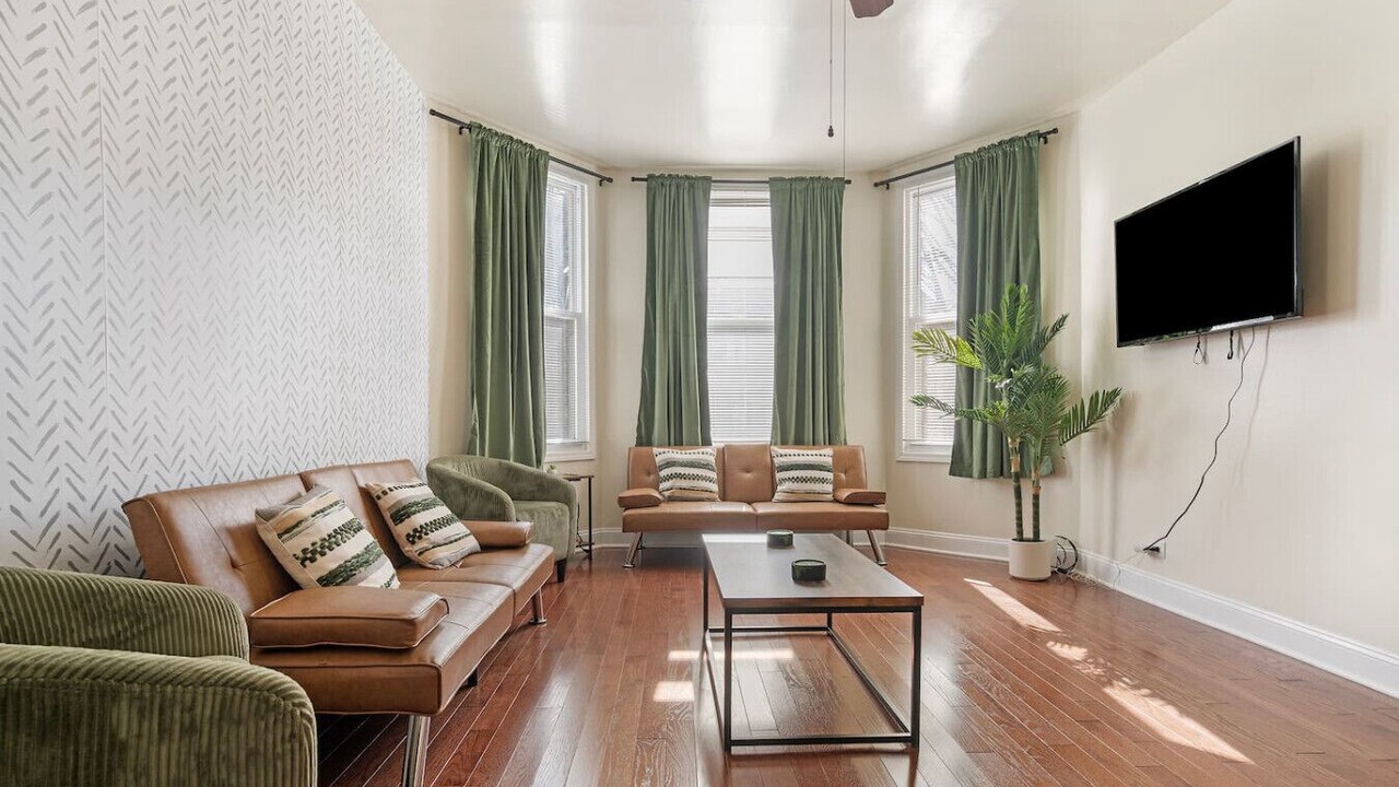 Photo of Livingroom in Lakeview