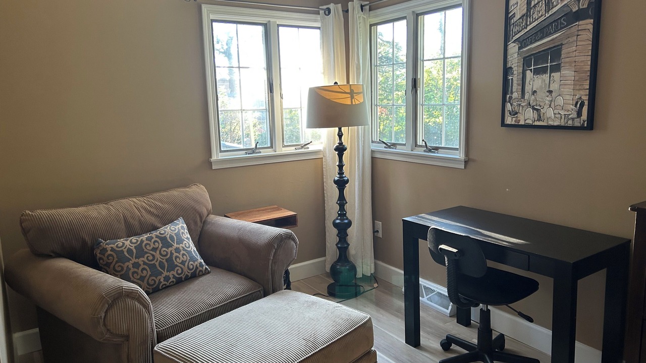 Photo of Livingroom in Wooded Estates