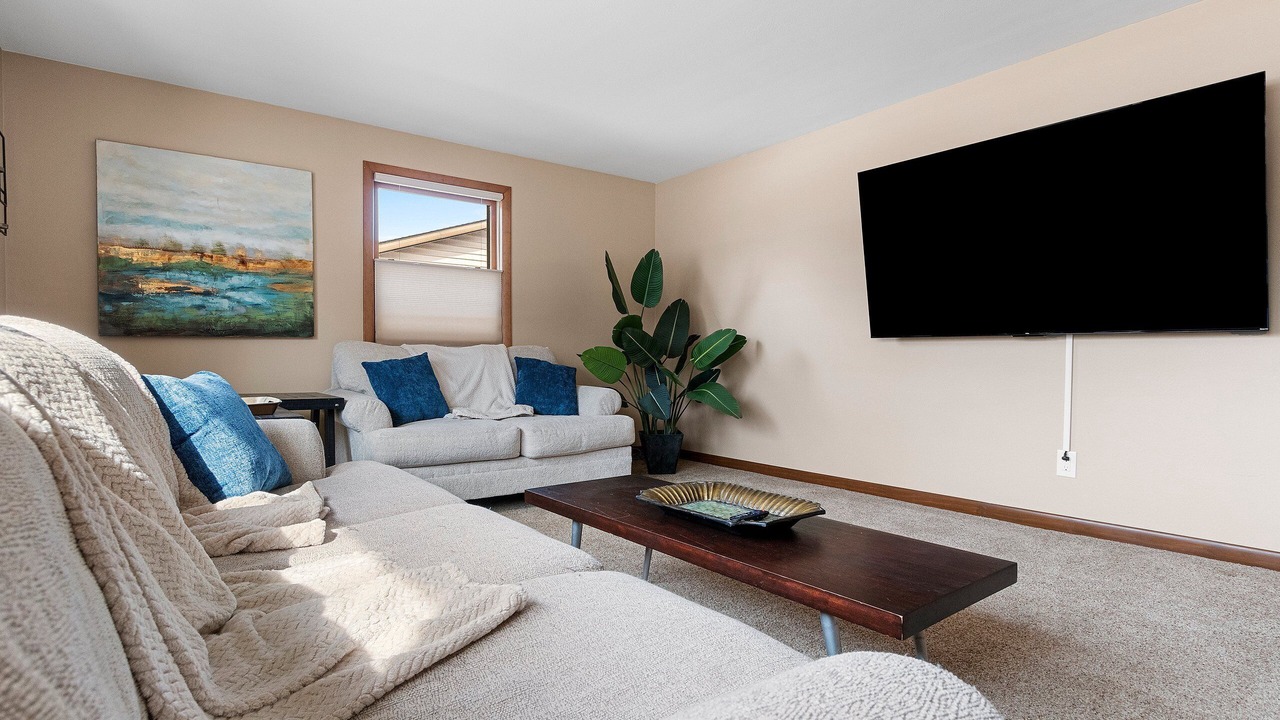 Photo of Livingroom in Ashwaubenon