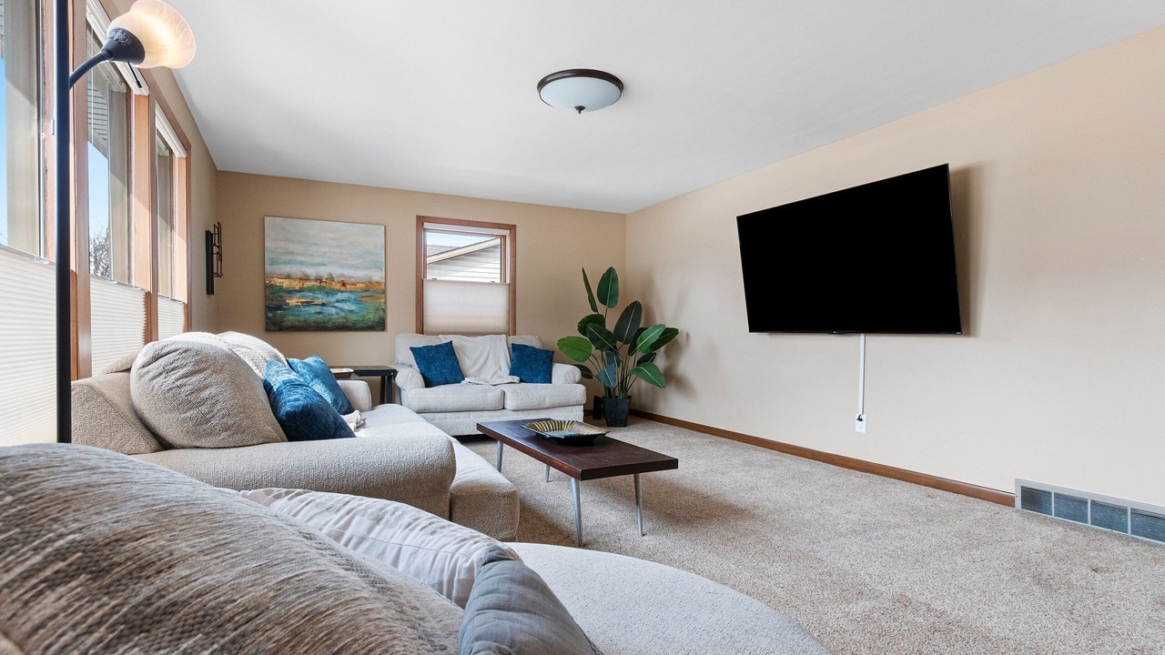 Photo of Livingroom in Ashwaubenon