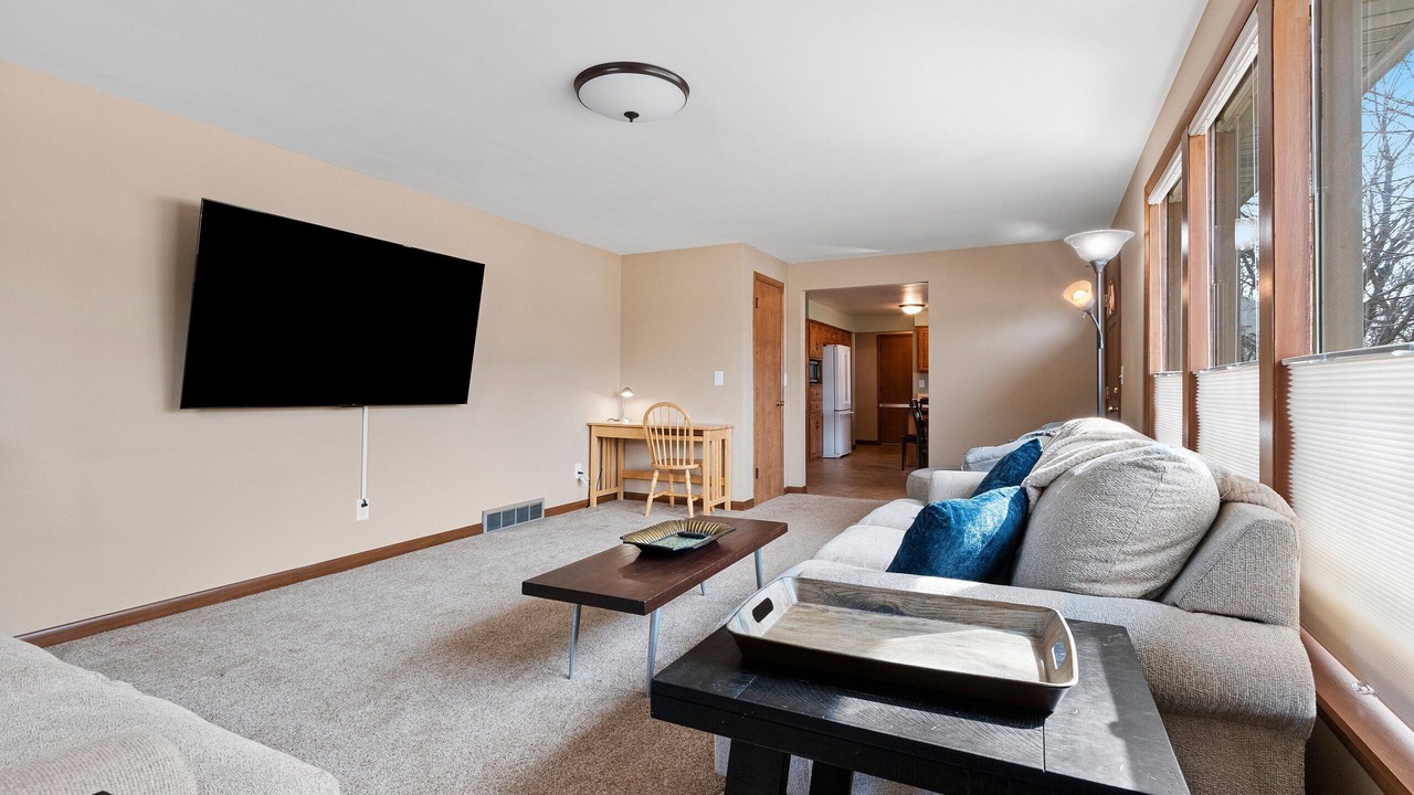 Photo of Livingroom in Ashwaubenon