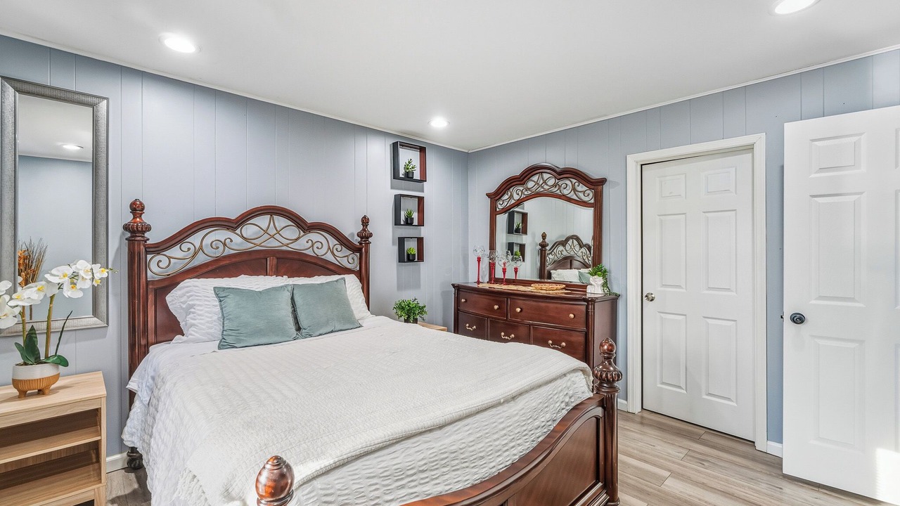 Photo of Bedroom in Burbank