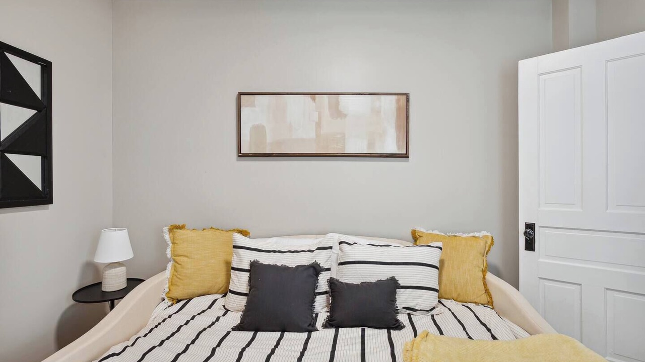Photo of Bedroom in Lansing