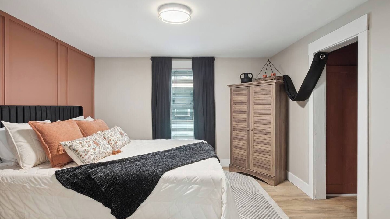 Photo of Bedroom in Lansing