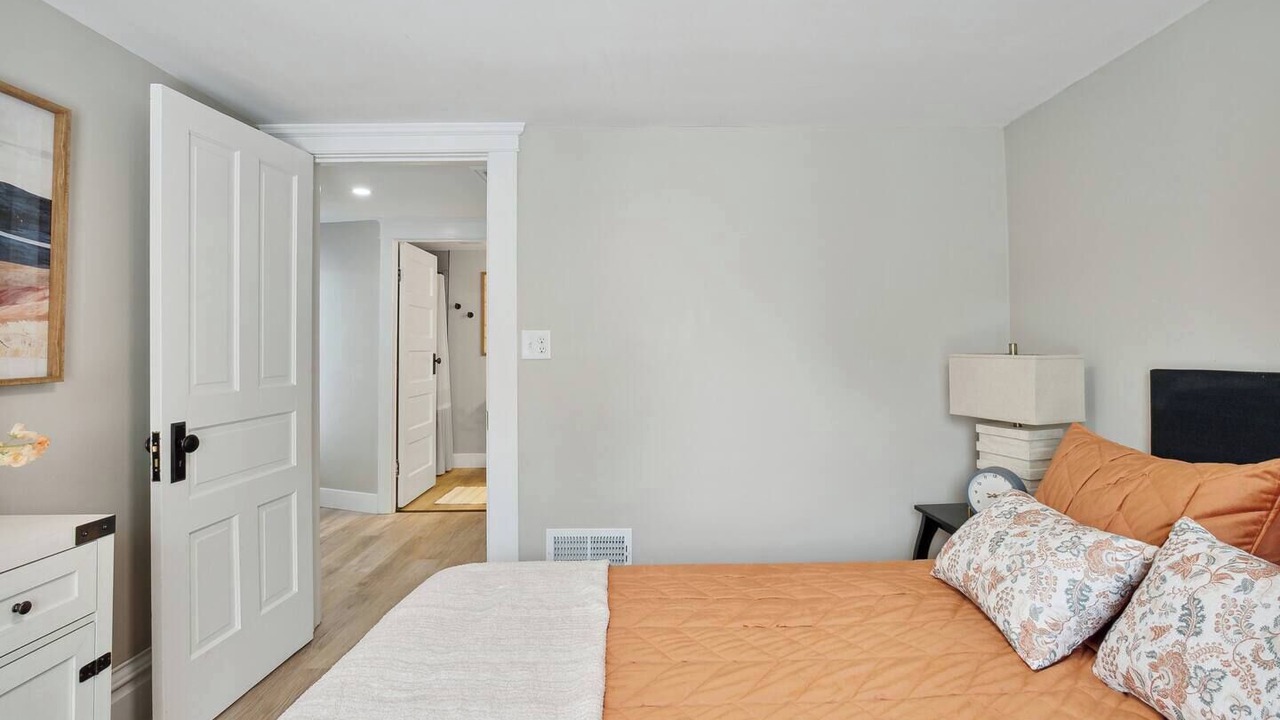 Photo of Bedroom in Lansing