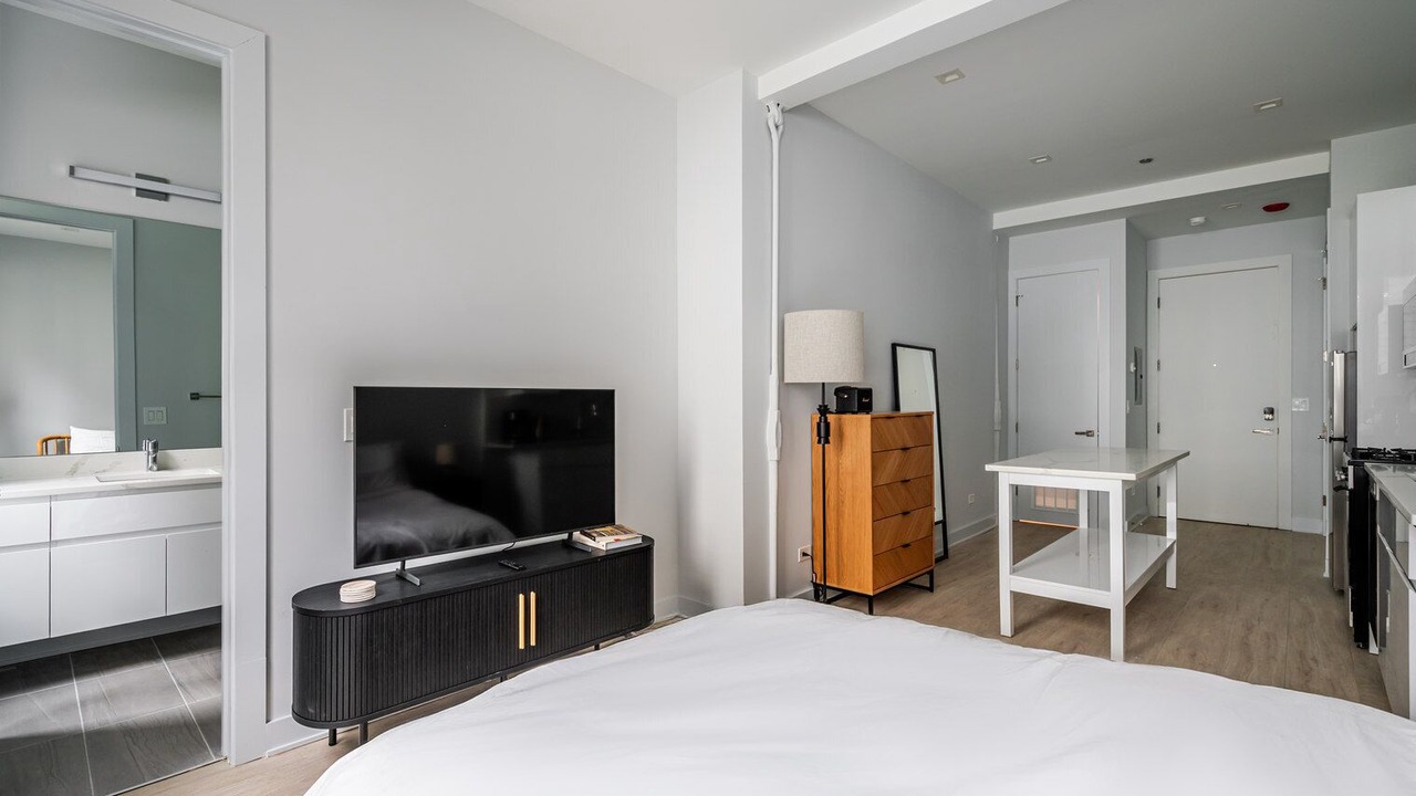 Photo of Bedroom in Downtown Chicago