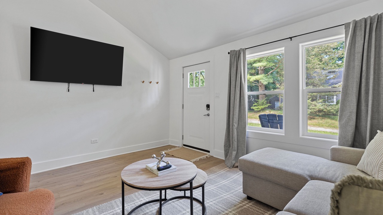 Photo of Bedroom in Lakeside