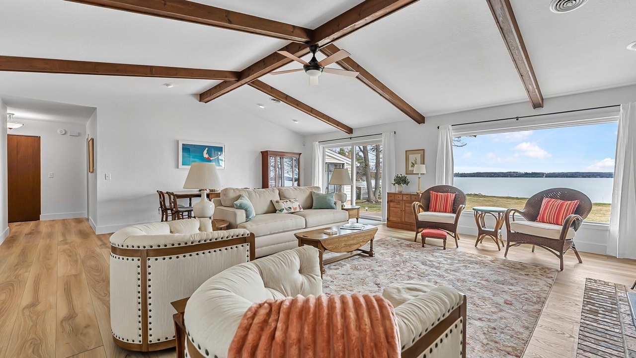 Photo of Livingroom in Elk Rapids