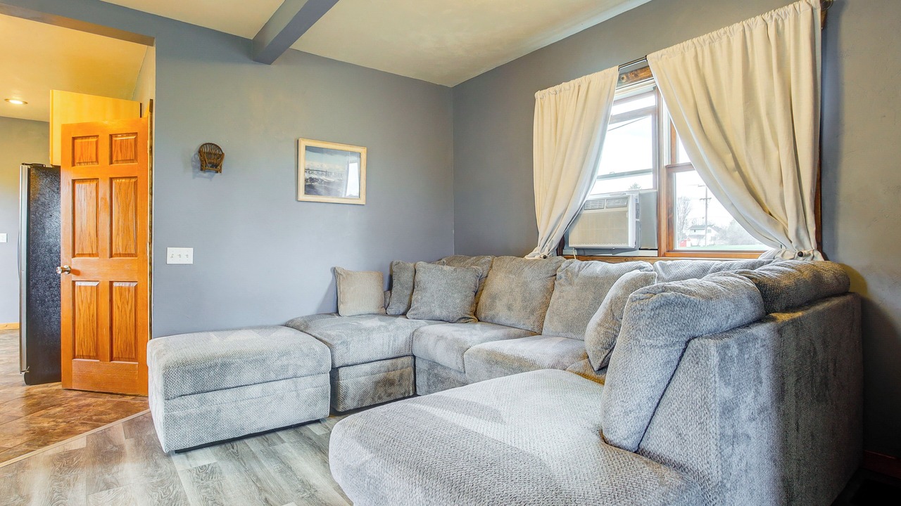 Photo of Livingroom in Algoma