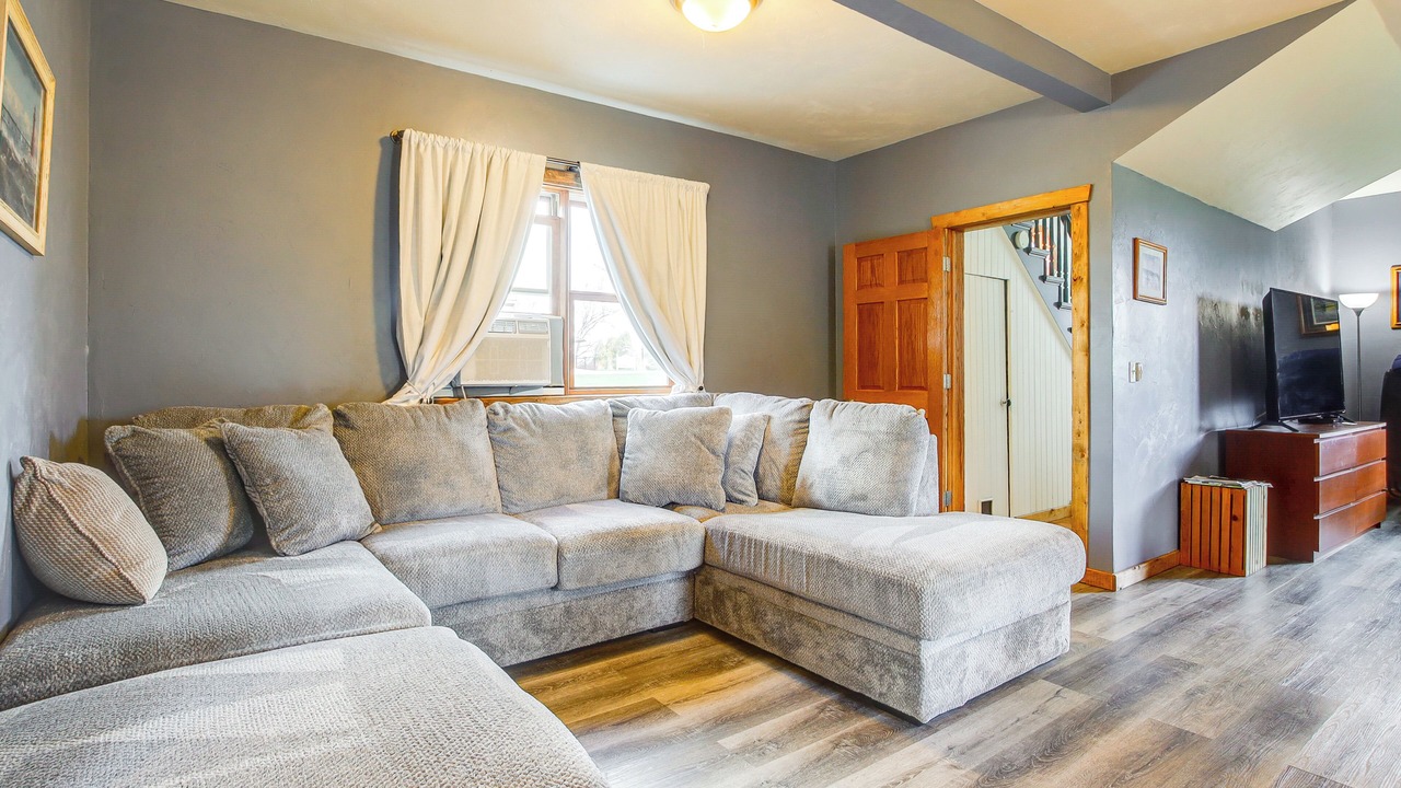 Photo of Livingroom in Algoma
